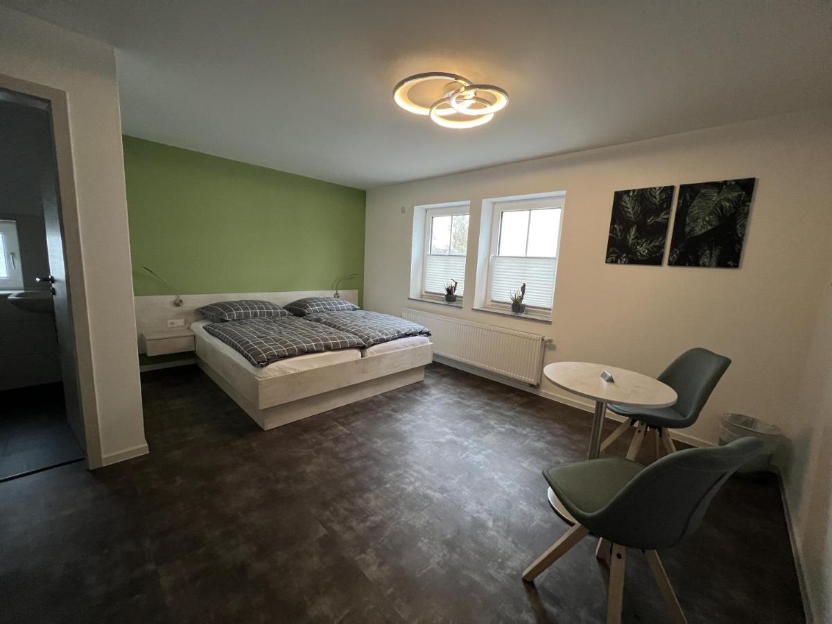 Pension Am Stadtrand Zerbst Esterno foto