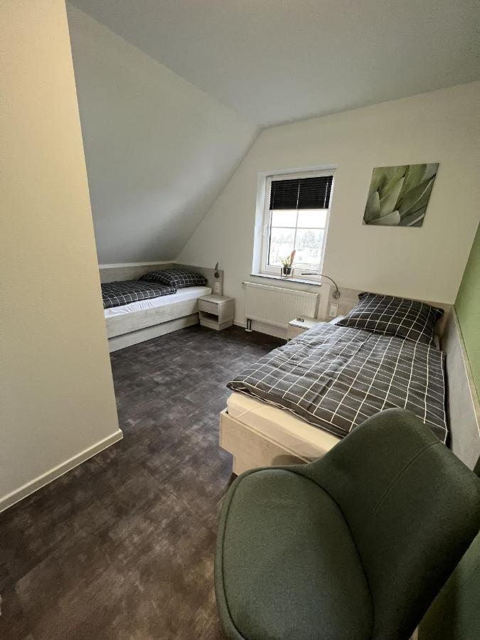 Pension Am Stadtrand Zerbst Esterno foto